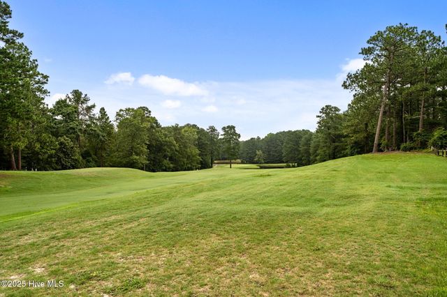 4 Foxhill Circle, Foxfire Village, NC 27281