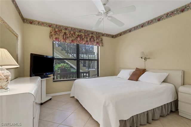 4310 Chantelle DR E102, Naples, FL 34112