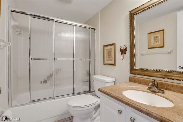 4310 Chantelle DR E102, Naples, FL 34112