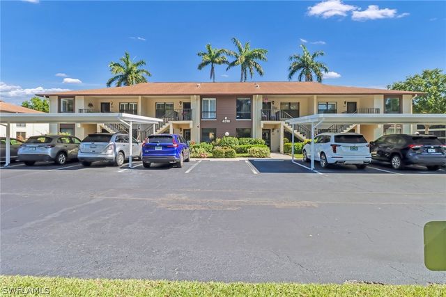 4310 Chantelle DR E102, Naples, FL 34112