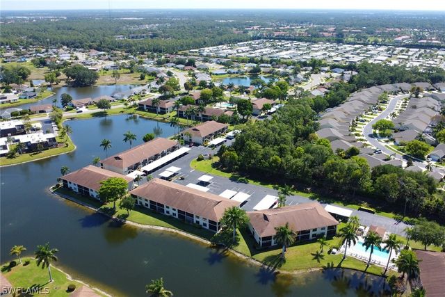 4310 Chantelle DR E102, Naples, FL 34112