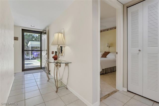 4310 Chantelle DR E102, Naples, FL 34112