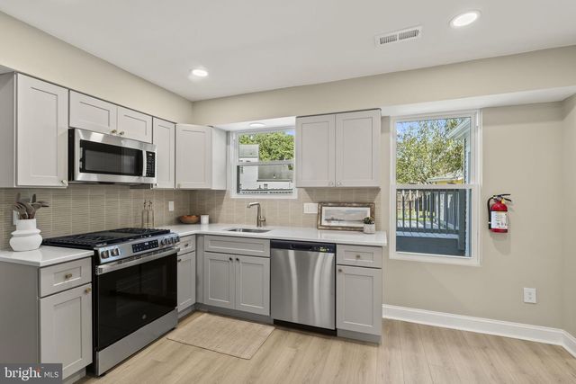20 HARTSDALE LN, Sicklerville, NJ 08081