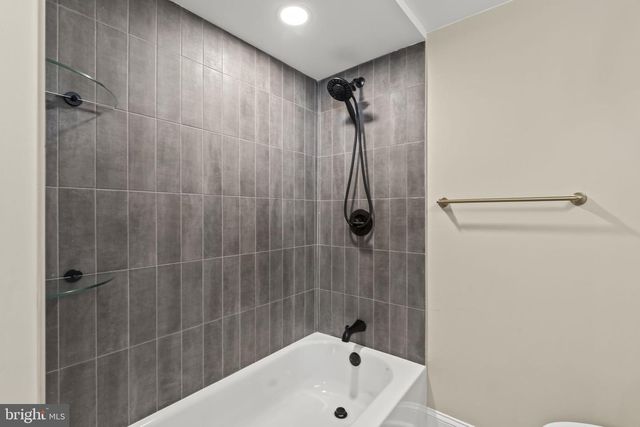 20 HARTSDALE LN, Sicklerville, NJ 08081