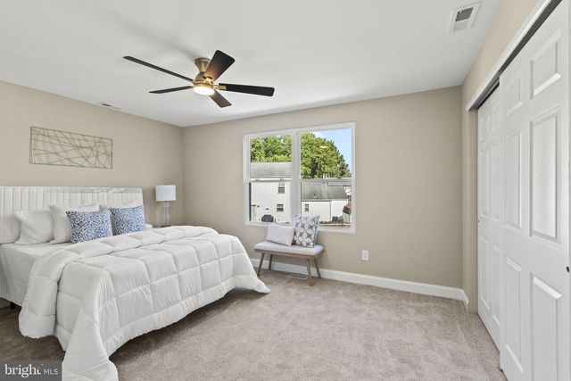 20 HARTSDALE LN, Sicklerville, NJ 08081