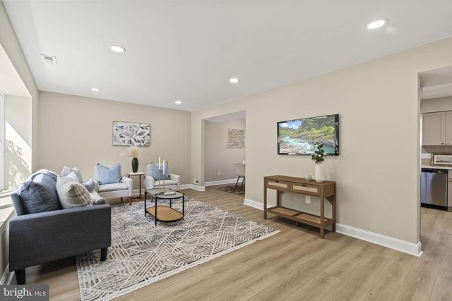 20 HARTSDALE LN, Sicklerville, NJ 08081
