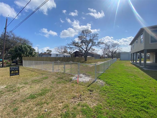 2409 Avenue A, Dickinson, TX 77539