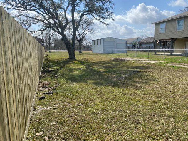 2409 Avenue A, Dickinson, TX 77539