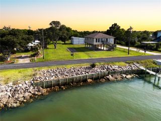 2409 Avenue A, Dickinson, TX 77539