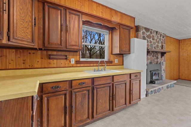 W3718 County K Road, Markesan, WI 53946