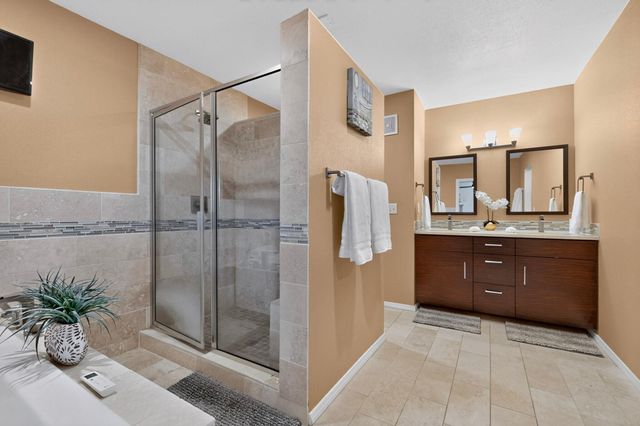 4809 14th Street NW, Albuquerque, NM 87107