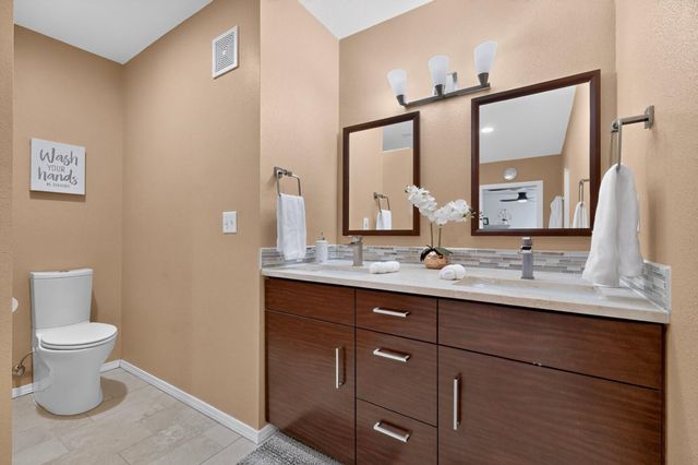 4809 14th Street NW, Albuquerque, NM 87107