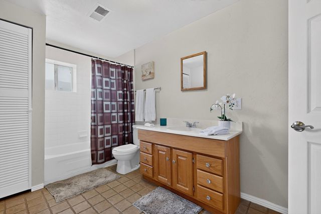4809 14th Street NW, Albuquerque, NM 87107
