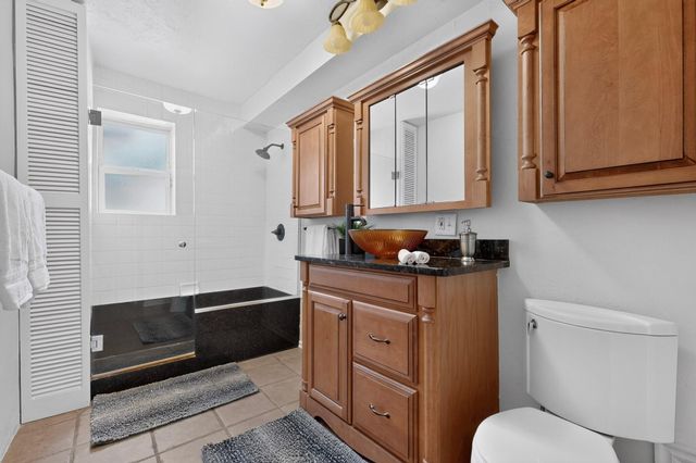 4809 14th Street NW, Albuquerque, NM 87107