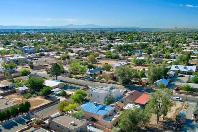 4809 14th Street NW, Albuquerque, NM 87107