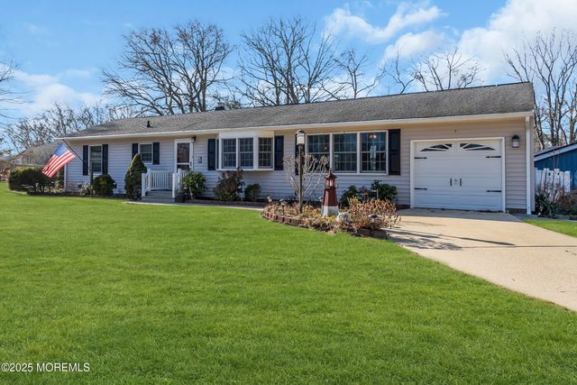 34 Clark Drive, Howell, NJ 07731