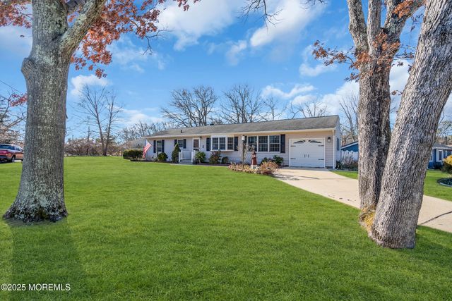 34 Clark Drive, Howell, NJ 07731