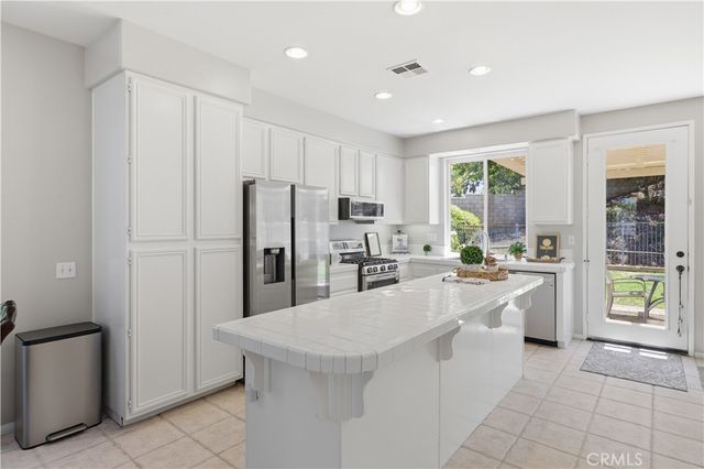 100 Lydia Lane, Corona, CA 92882