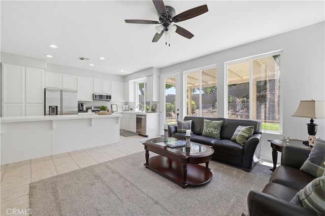 100 Lydia Lane, Corona, CA 92882