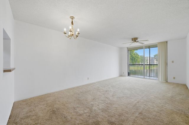 7900 NW 50th Street 204, Lauderhill, FL 33351
