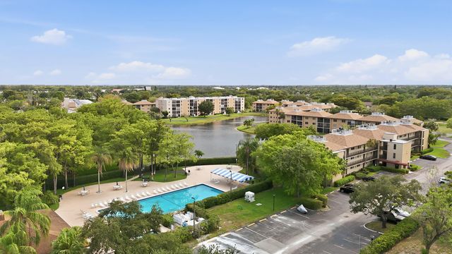 7900 NW 50th Street 204, Lauderhill, FL 33351