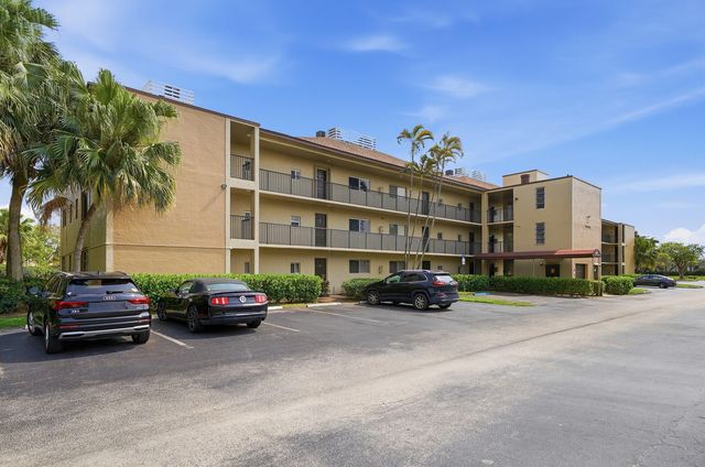 7900 NW 50th Street 204, Lauderhill, FL 33351
