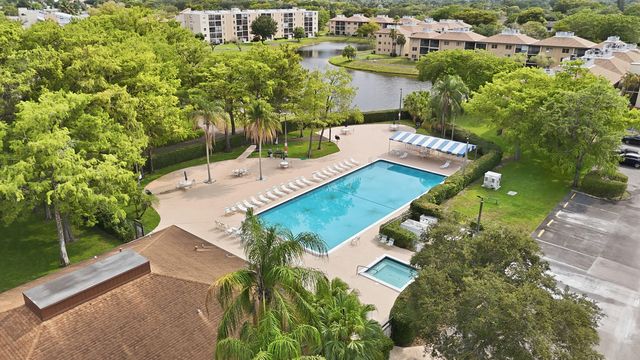7900 NW 50th Street 204, Lauderhill, FL 33351