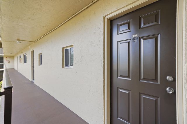 7900 NW 50th Street 204, Lauderhill, FL 33351