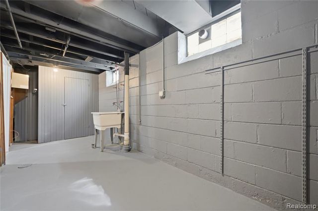 18708 Robson Street, Detroit, MI 48235