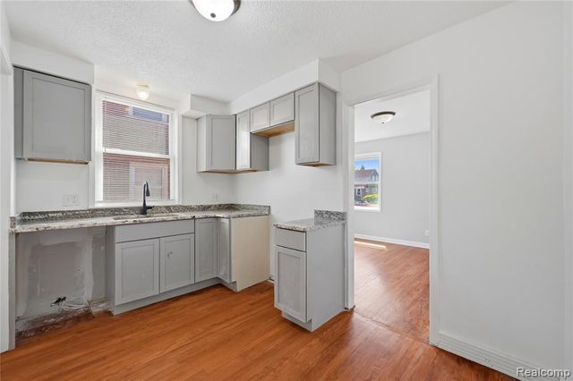 18708 Robson Street, Detroit, MI 48235