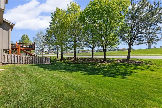 1309 N 158th Terrace, Basehor, KS 66007