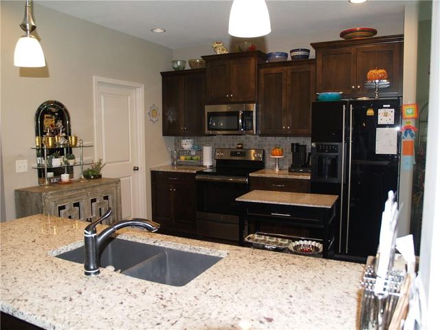 1309 N 158th Terrace, Basehor, KS 66007