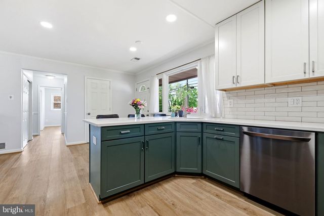 14703 CARLBERN DR, Centreville, VA 20120