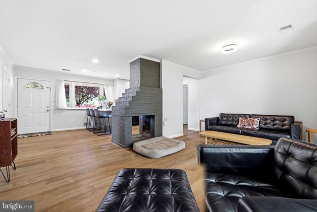 14703 CARLBERN DR, Centreville, VA 20120