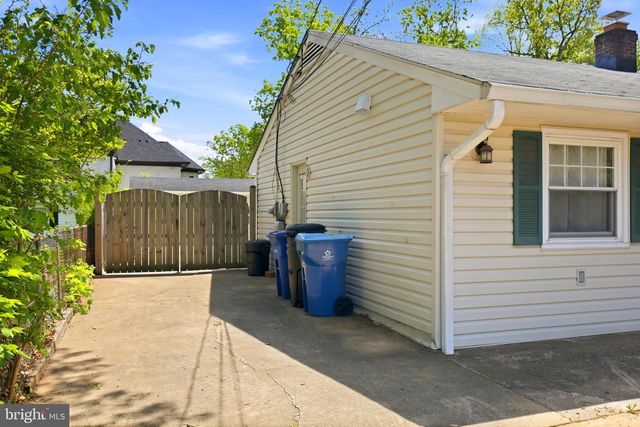 14703 CARLBERN DR, Centreville, VA 20120