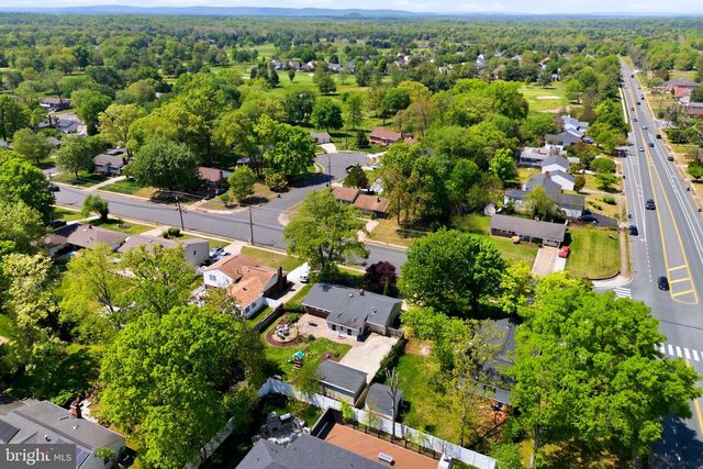 14703 CARLBERN DR, Centreville, VA 20120
