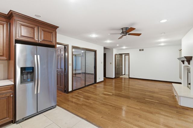 1889 Winkler Court, Lisle, IL 60532