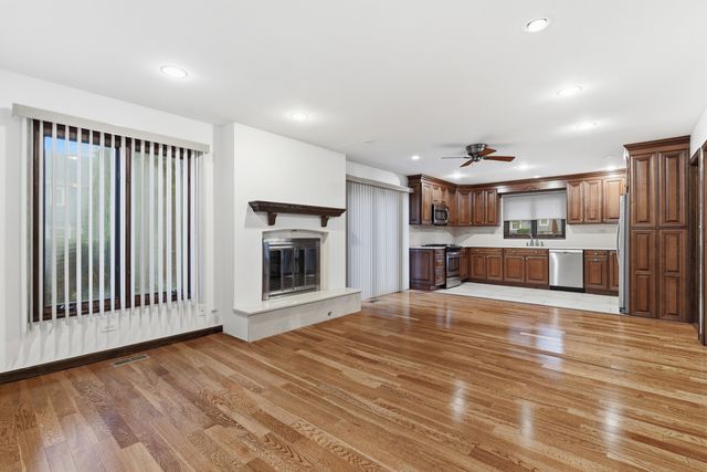 1889 Winkler Court, Lisle, IL 60532