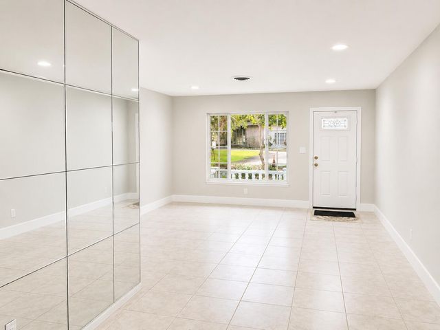 4827 NW 43RD Court, Lauderdale Lakes, FL 33319