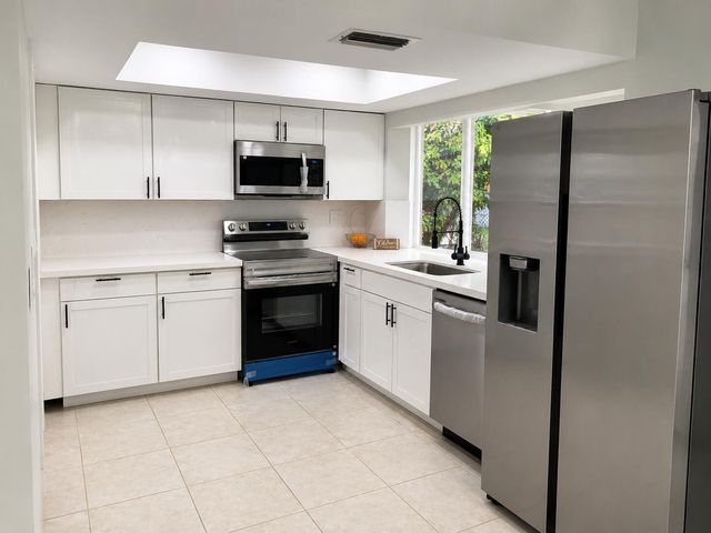 4827 NW 43RD Court, Lauderdale Lakes, FL 33319