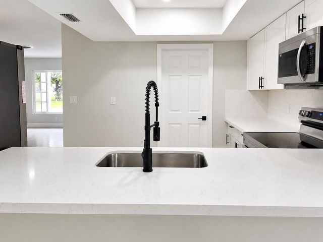 4827 NW 43RD Court, Lauderdale Lakes, FL 33319