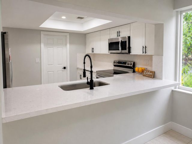 4827 NW 43RD Court, Lauderdale Lakes, FL 33319