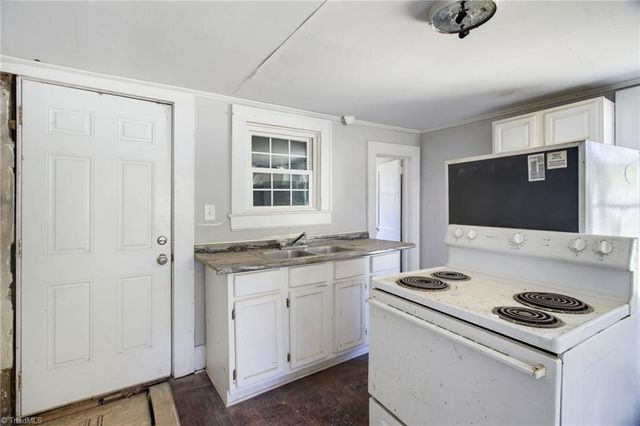 300 New Street, High Point, NC 27260