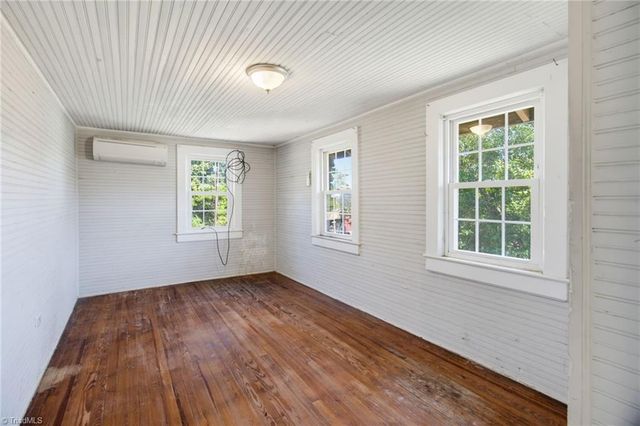 300 New Street, High Point, NC 27260