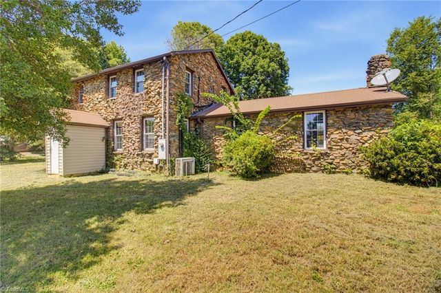 300 New Street, High Point, NC 27260