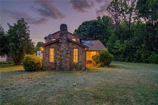 300 New Street, High Point, NC 27260