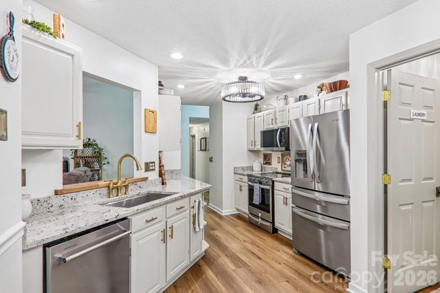 401 Heather Marie Drive, Hendersonville, NC 28792