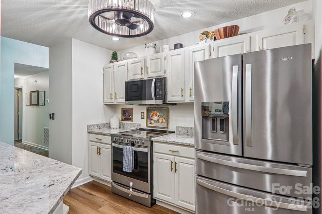 401 Heather Marie Drive, Hendersonville, NC 28792