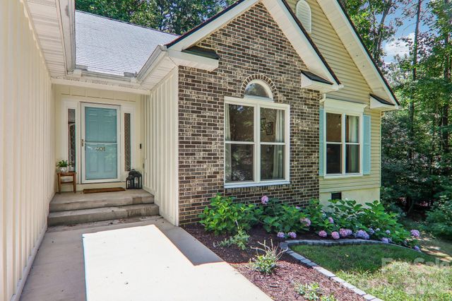 401 Heather Marie Drive, Hendersonville, NC 28792