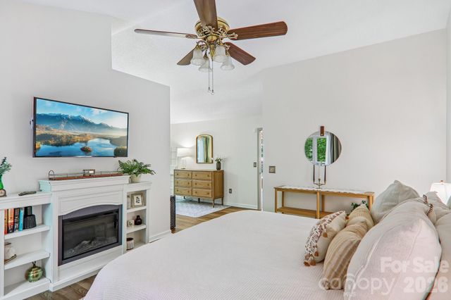 401 Heather Marie Drive, Hendersonville, NC 28792